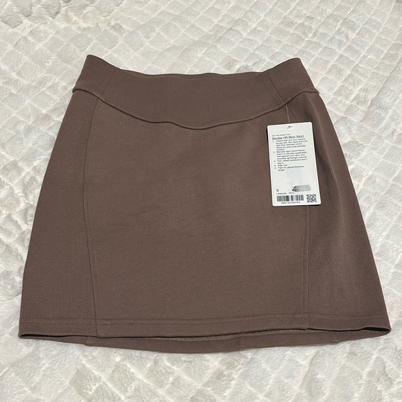 Lululemon Scuba High-Rise Mini Skirt - Picture 2 of 4